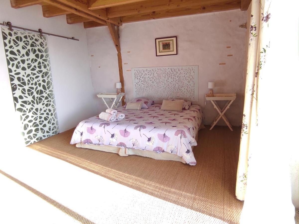 Bout De Cote Bed and Breakfast Lacam-dʼOurcet Exteriör bild