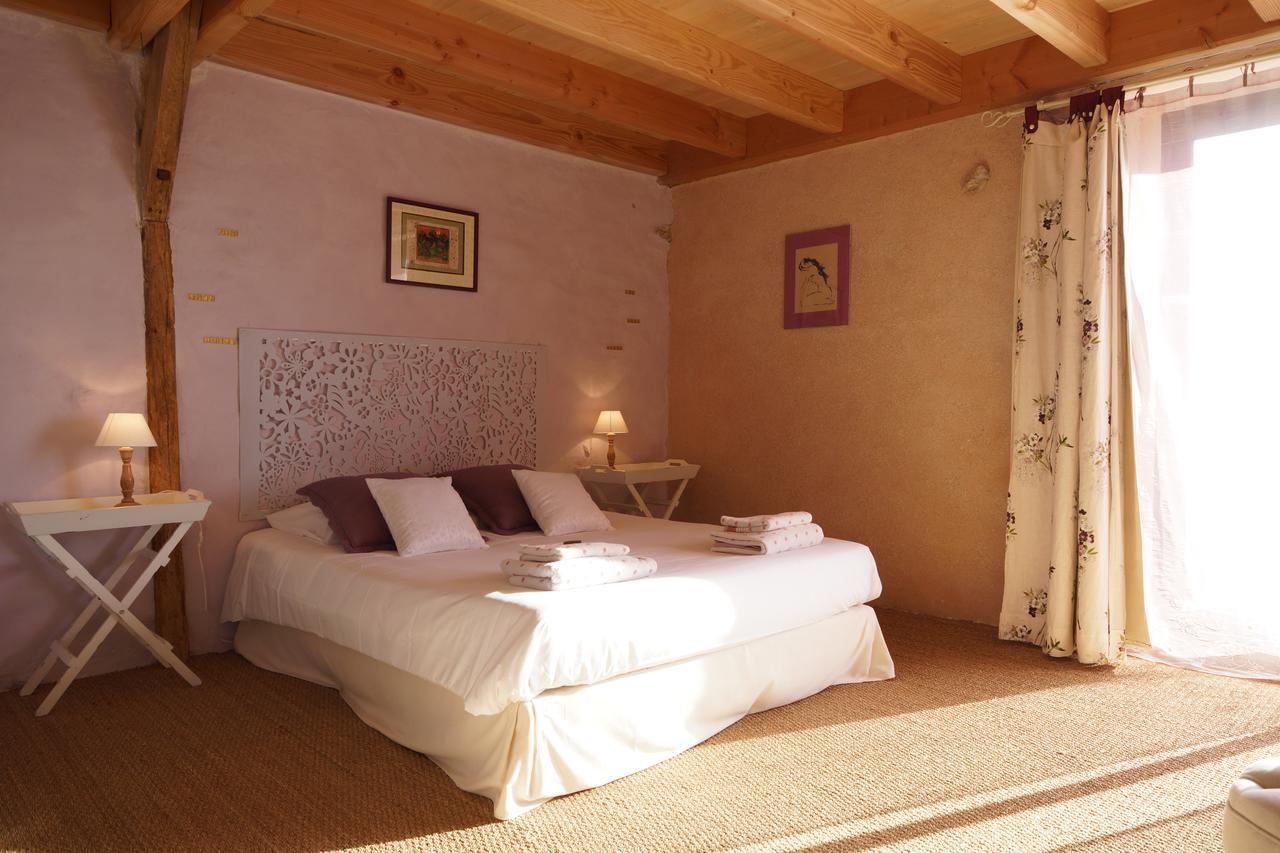 Bout De Cote Bed and Breakfast Lacam-dʼOurcet Rum bild