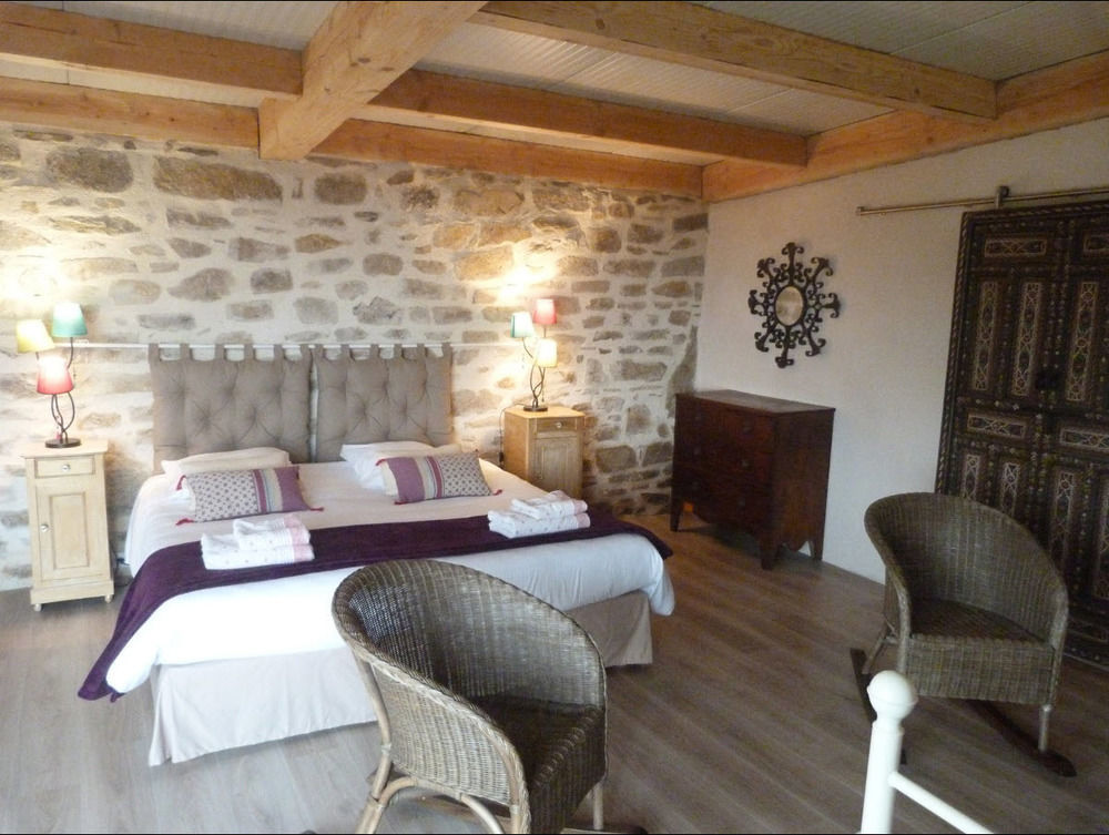 Bout De Cote Bed and Breakfast Lacam-dʼOurcet Exteriör bild